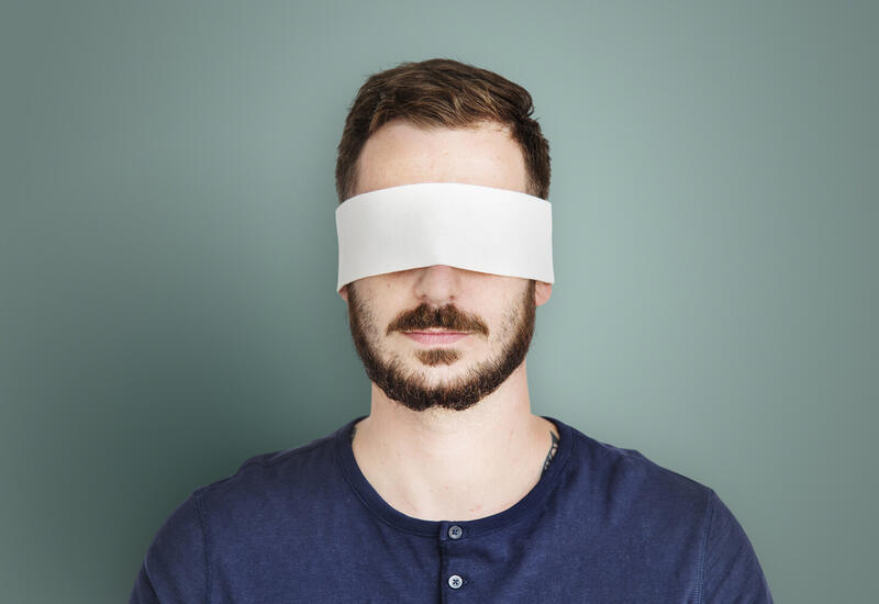 Ученые выяснили, почему шизофрения не поражает слепых от рождения