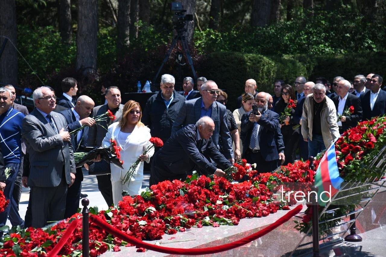 Азербайджанский народ чтит память великого лидера Гейдара Алиева