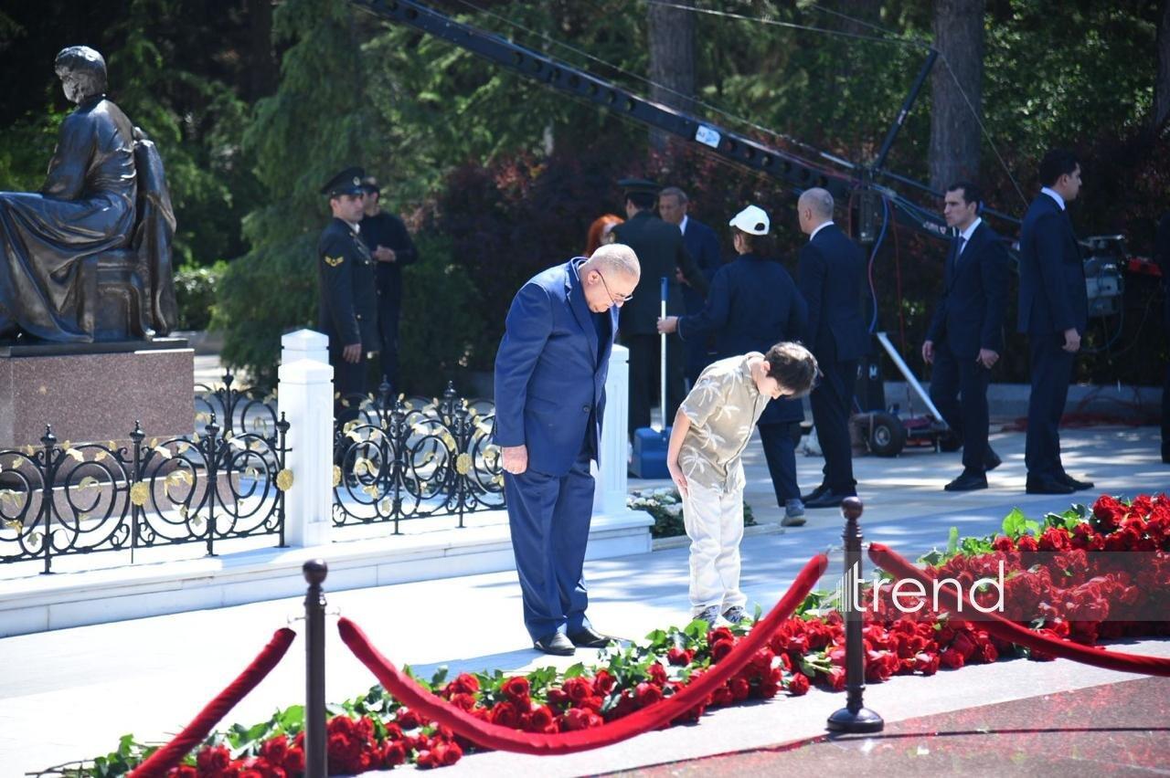 Азербайджанский народ чтит память великого лидера Гейдара Алиева