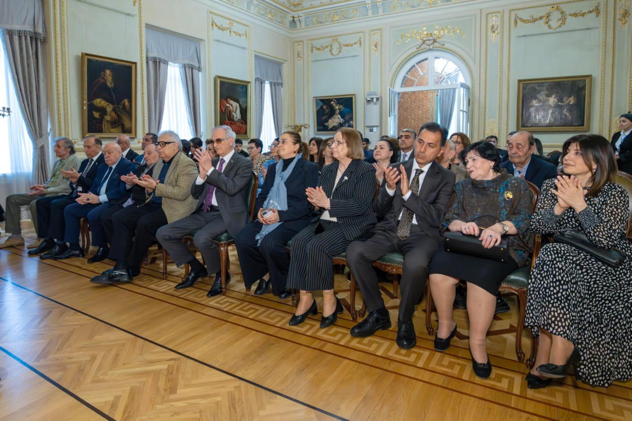 В Национальном музее искусств Азербайджана состоялось открытие мемориального зала, посвященного памяти великого лидера Гейдара Алиева и академика Зарифы Алиевой