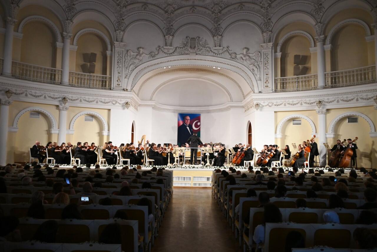 В Филармонии представлена грандиозная программа, посвященная 103-й годовщине со дня рождения великого лидера Гейдара Алиева