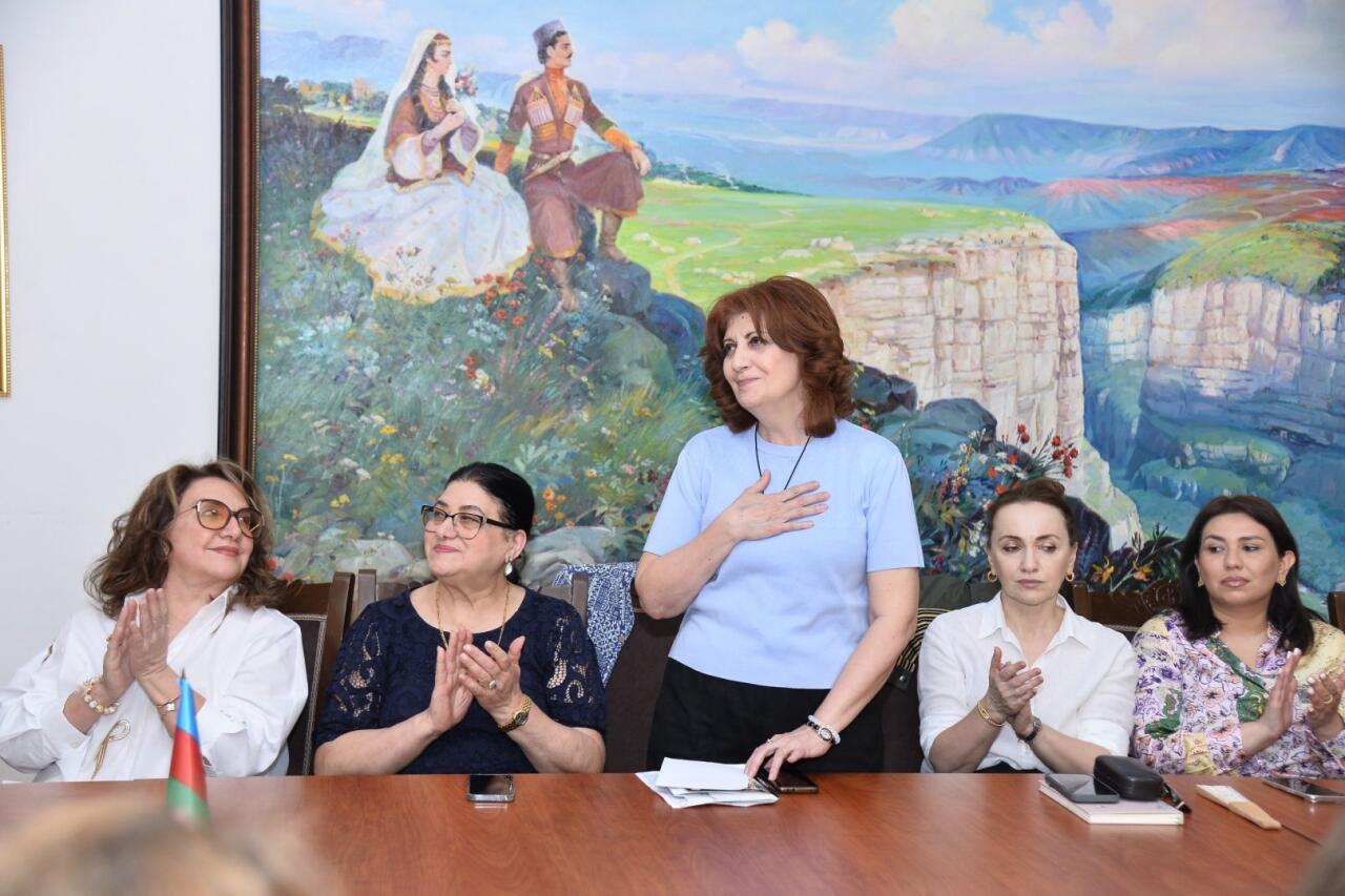 Состоялась церемония награждения конкурса в честь юбилея видного поэта Наримана Гасанзаде