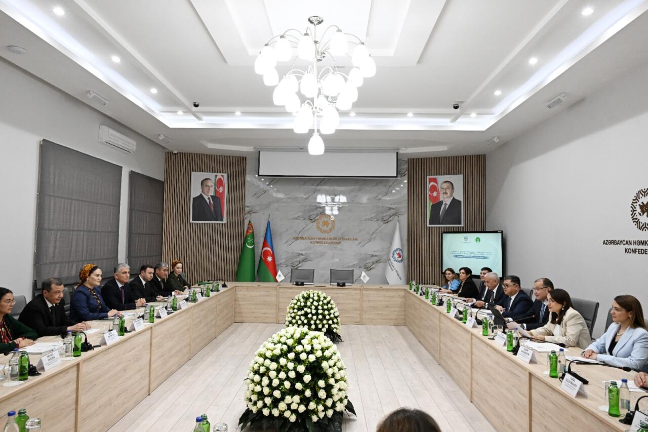 Между профсоюзами Азербайджана и Туркменистана подписан меморандум о сотрудничестве