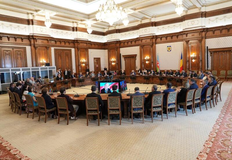 Rumıniya Senatında Ümummilli Lider Heydər Əliyevin anadan olmasının 103-cü i̇ldönümünə həsr olunmuş tədbi̇r keçi̇ri̇li̇b