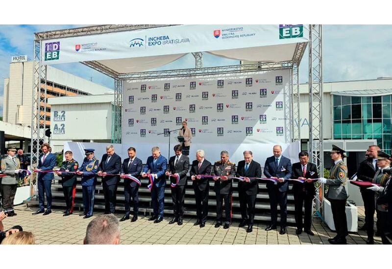 Продолжается визит министра обороны Азербайджана в Словакию