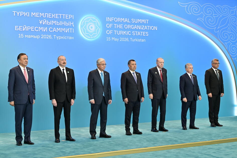Prezident İlham Əliyev Türküstanda TDT-nin qeyri-rəsmi Zirvə görüşündə iştirak edib