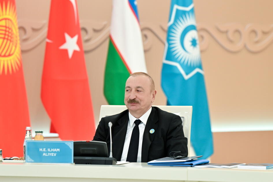 Prezident İlham Əliyev Türküstanda TDT-nin qeyri-rəsmi Zirvə görüşündə iştirak edib