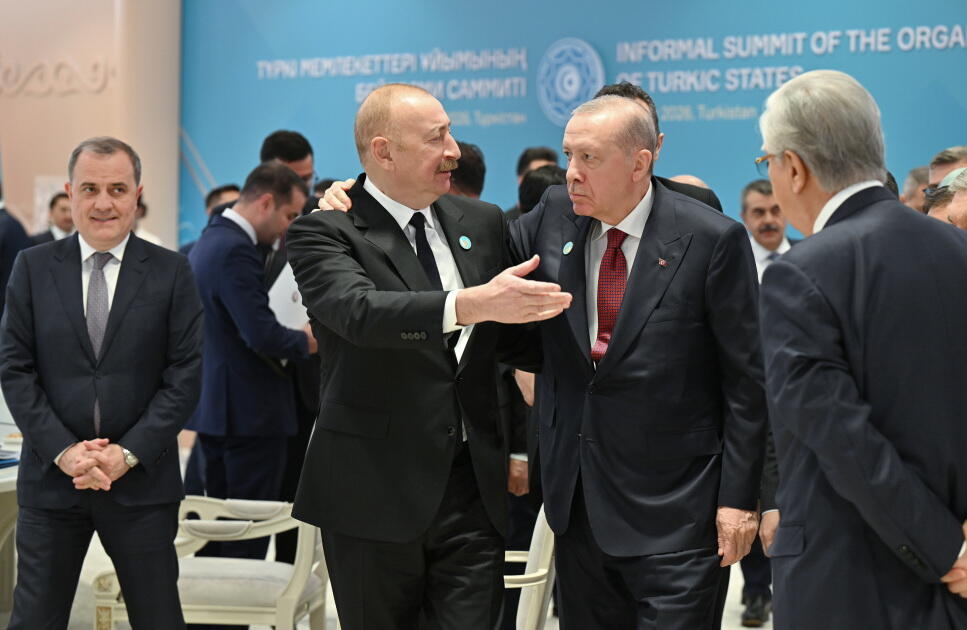 Prezident İlham Əliyev Türküstanda TDT-nin qeyri-rəsmi Zirvə görüşündə iştirak edib