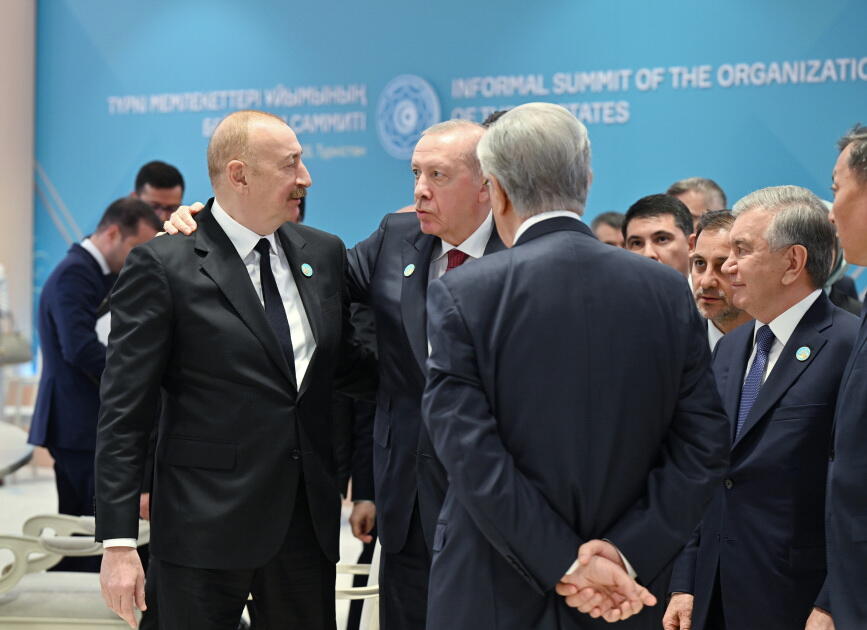 Prezident İlham Əliyev Türküstanda TDT-nin qeyri-rəsmi Zirvə görüşündə iştirak edib