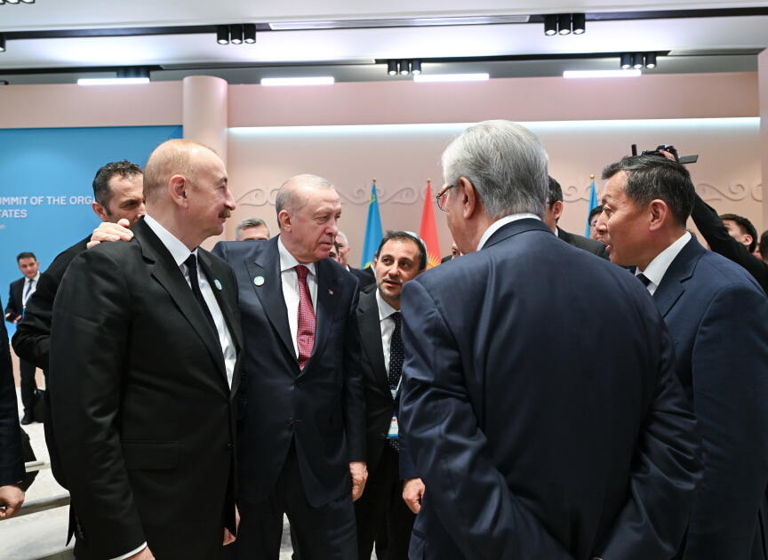 Prezident İlham Əliyev Türküstanda TDT-nin qeyri-rəsmi Zirvə görüşündə iştirak edib