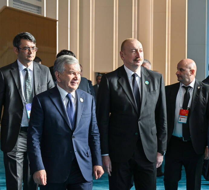 Prezident İlham Əliyev Türküstanda TDT-nin qeyri-rəsmi Zirvə görüşündə iştirak edib