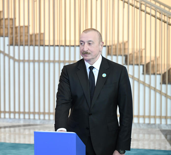Prezident İlham Əliyev və TDT-nin qeyri-rəsmi Zirvə görüşünün digər iştirakçıları Türk Sivilizasiyası Mərkəzinin təməlqoyma mərasimində iştirak ediblər