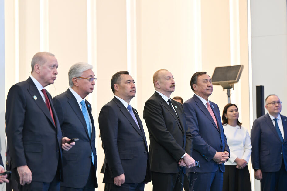 Prezident İlham Əliyev və TDT-nin qeyri-rəsmi Zirvə görüşünün digər iştirakçıları Türk Sivilizasiyası Mərkəzinin təməlqoyma mərasimində iştirak ediblər