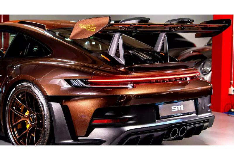 Porsche представил уникальный спорткар