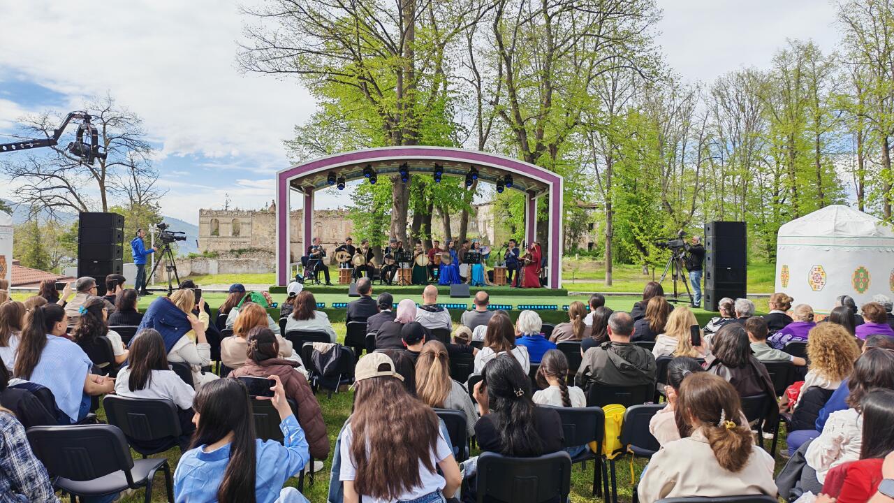 “Xarıbülbül” festivalı Səkinə İsmayılova və tələbələrinin konserti ilə başa çatıb
