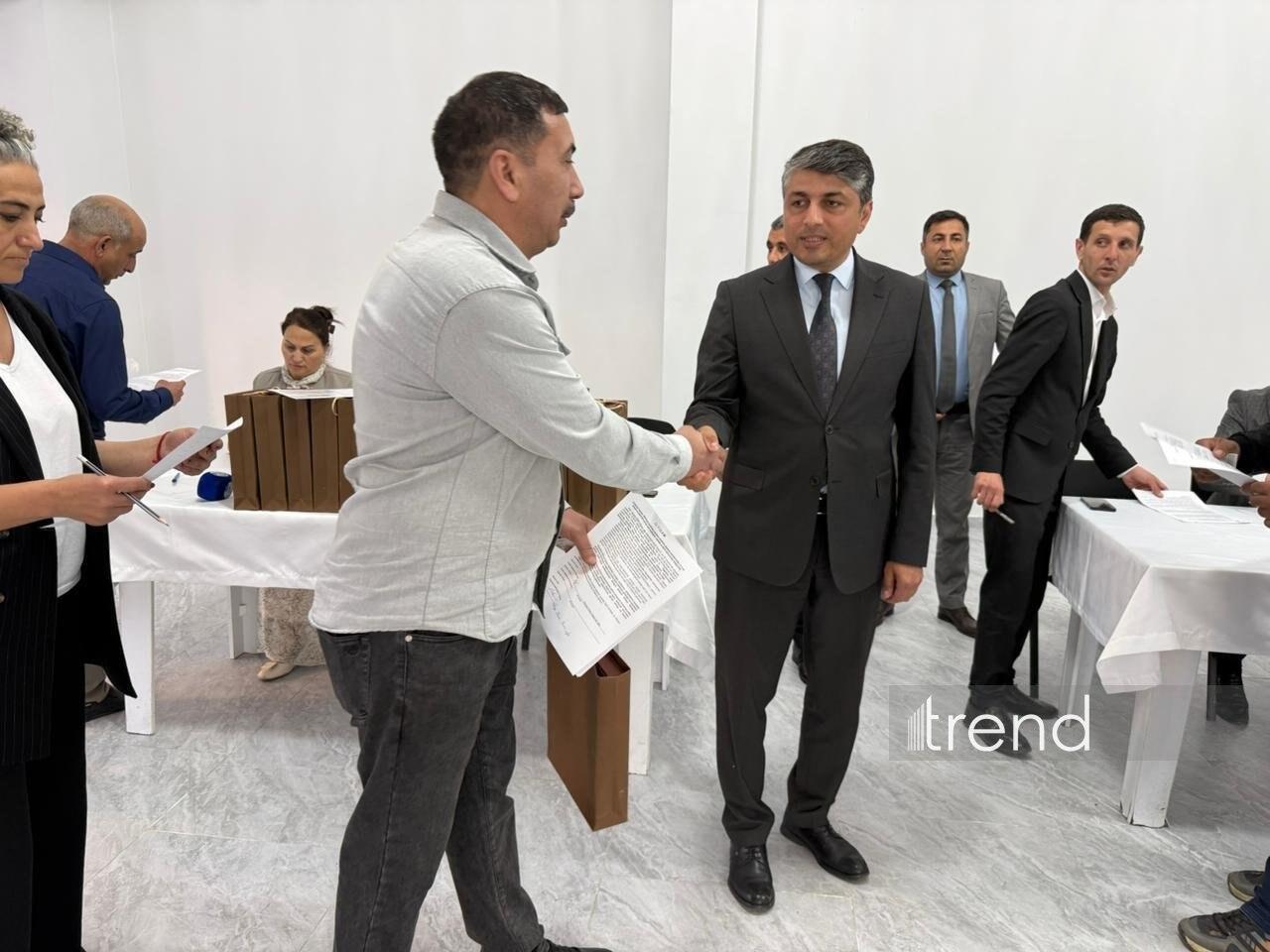 В Джебраил и Ходжалы прибыли очередные группы семей бывших вынужденных переселенцев