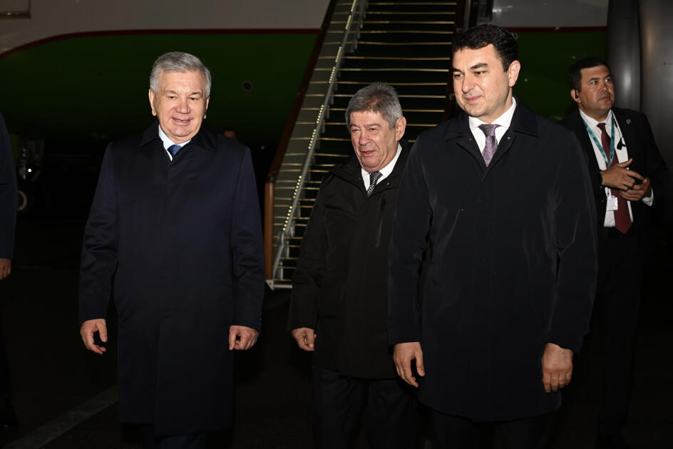 Президент Узбекистана прибыл в Азербайджан