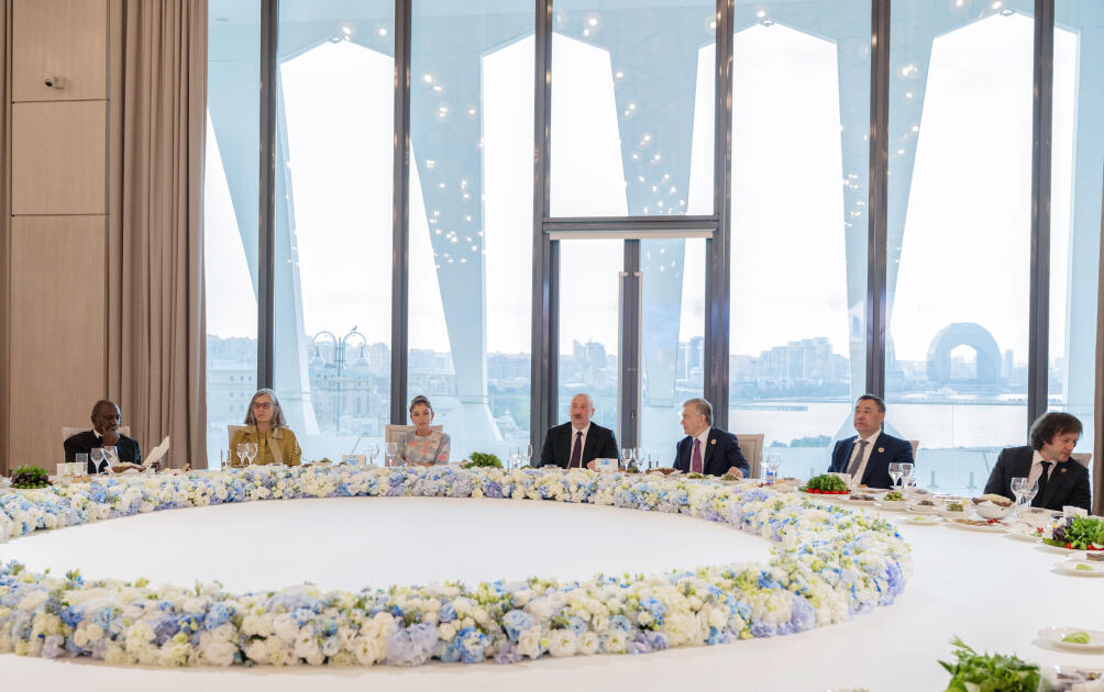 Prezident İlham Əliyevin və Birinci xanım Mehriban Əliyevanın adından WUF13-də iştirak edən dövlət başçılarının və nümayəndə heyətlərinin şərəfinə rəsmi ziyafət verilib