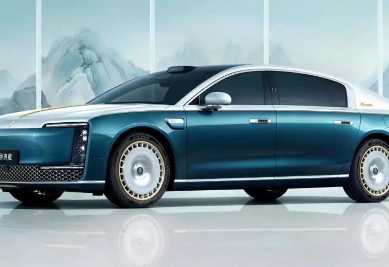 Китайский седан с золотом оказался вдвое дешевле Rolls-Royce
