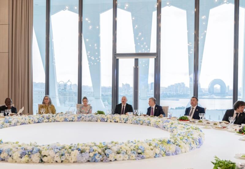 Prezident İlham Əliyevin və Birinci xanım Mehriban Əliyevanın adından WUF13-də iştirak edən dövlət başçılarının və nümayəndə heyətlərinin şərəfinə rəsmi ziyafət verilib
