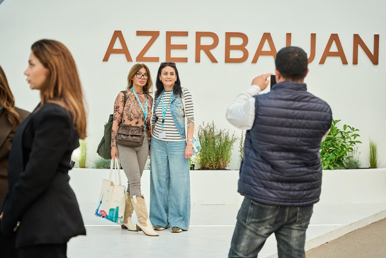 Azərbaycan pavilyonu WUF13 çərçivəsində təşkil olunan “Urban Expo” sərgisində fəaliyyətə başlayıb