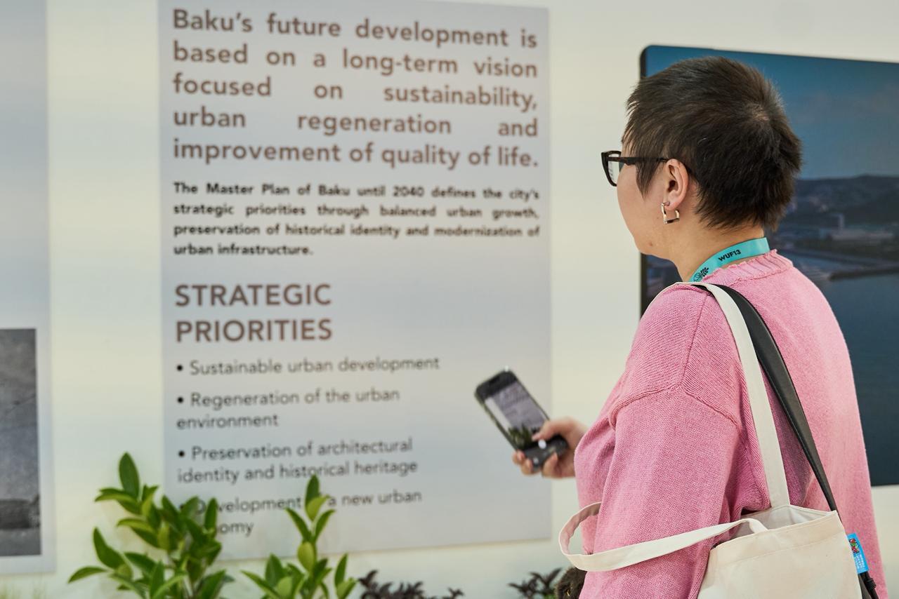 Azərbaycan pavilyonu WUF13 çərçivəsində təşkil olunan “Urban Expo” sərgisində fəaliyyətə başlayıb