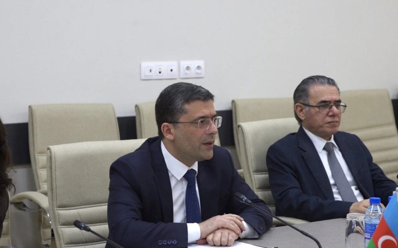 Medianın İnkişafı Agentliyində D-8 İqtisadi Əməkdaşlıq Təşkilatının Baş katibi ilə ikitərəfli görüş keçirilib