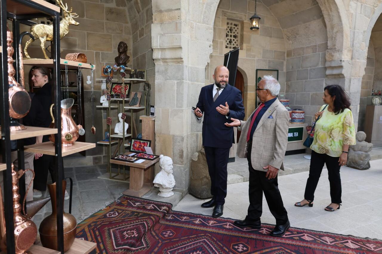 WUF13 çərçivəsində Bakıda olan dünya liderləri və yüksək səviyyəli rəsmilər İçərişəhəri ziyarət ediblər