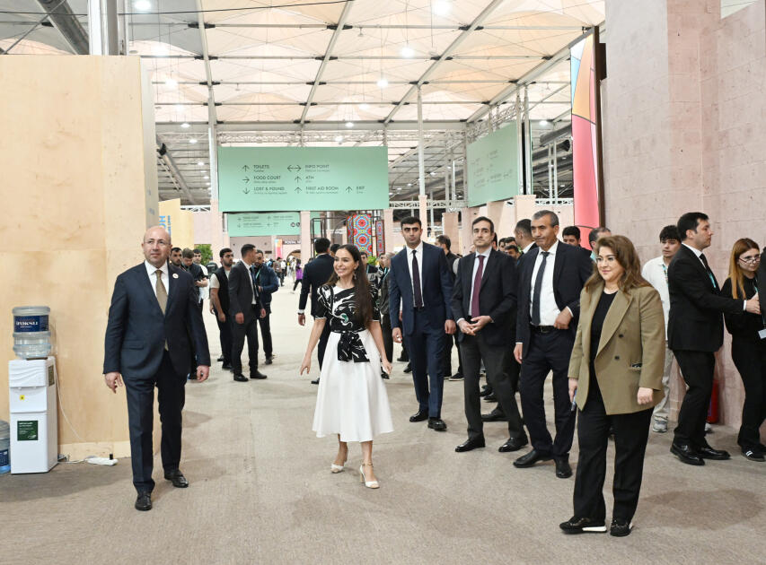 Лейла Алиева и Арзу Алиева ознакомились с выставкой Urban Expo