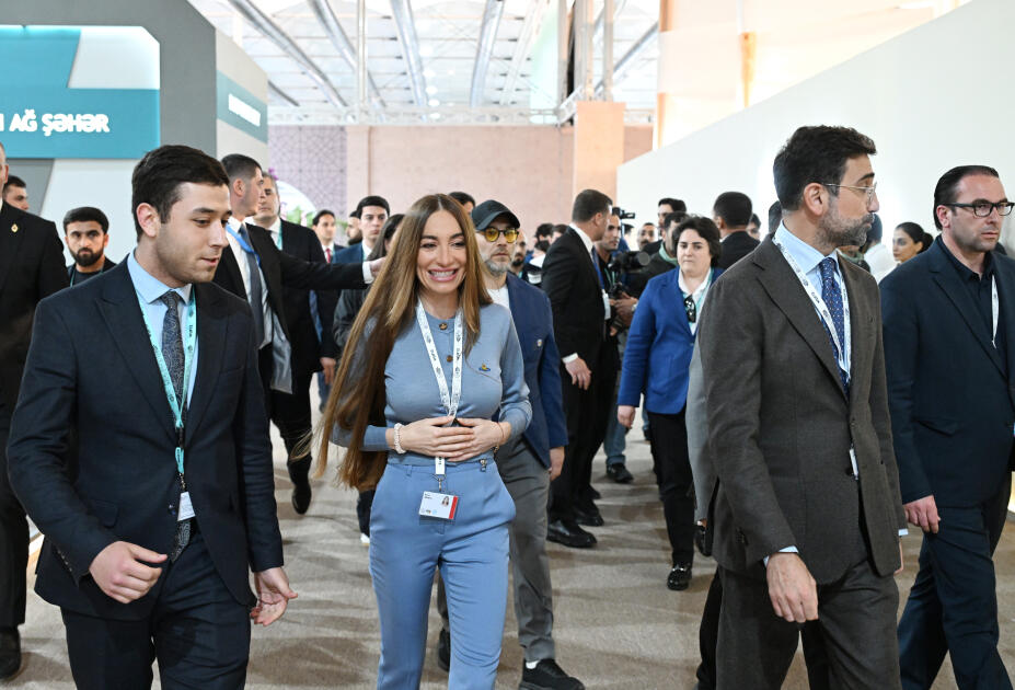 Лейла Алиева и Арзу Алиева ознакомились с выставкой Urban Expo