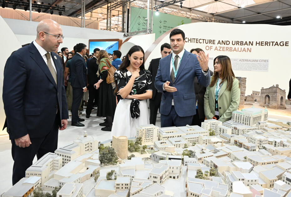 Лейла Алиева и Арзу Алиева ознакомились с выставкой Urban Expo