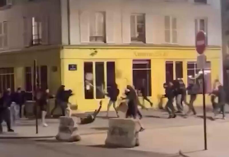 В Париже вспыхнули столкновения болельщиков