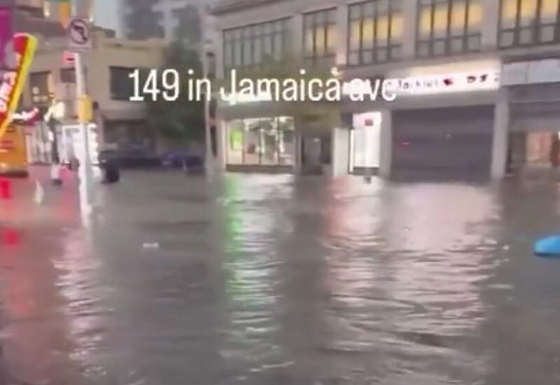 Нью-Йорк ушел под воду после мощного шторма