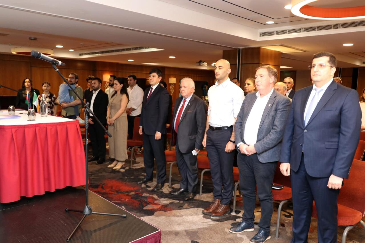 Azərbaycan diasporu Dublində ilk dəfə geniş icma toplantısında bir araya gəlib