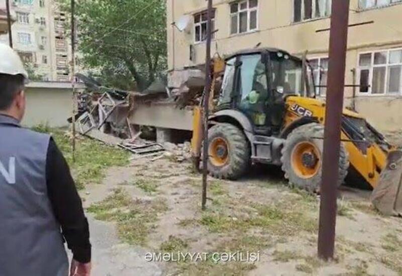 В Сумгайыте снесли незаконную постройку