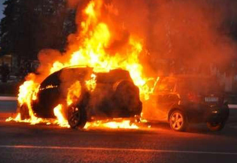 В Баку сгорел Hyundai