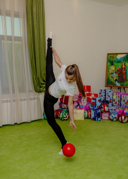Leyla Əliyeva və Alona Əliyeva Sosial Reabilitasiya Mərkəzini ziyarət ediblər