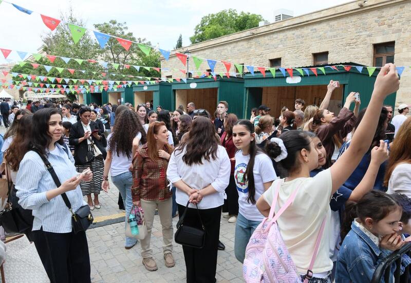 İçərişəhər WUF13 çərçivəsində canlı və rəngarəng incəsənət platformasına çevrilib