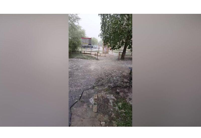 Аномальный град обрушился на регионы России