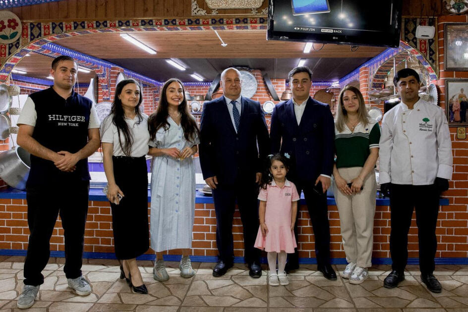 Leyla Əliyeva Lənkəranda “Yaşıl çay” fermer təsərrüfatı ilə tanış olub