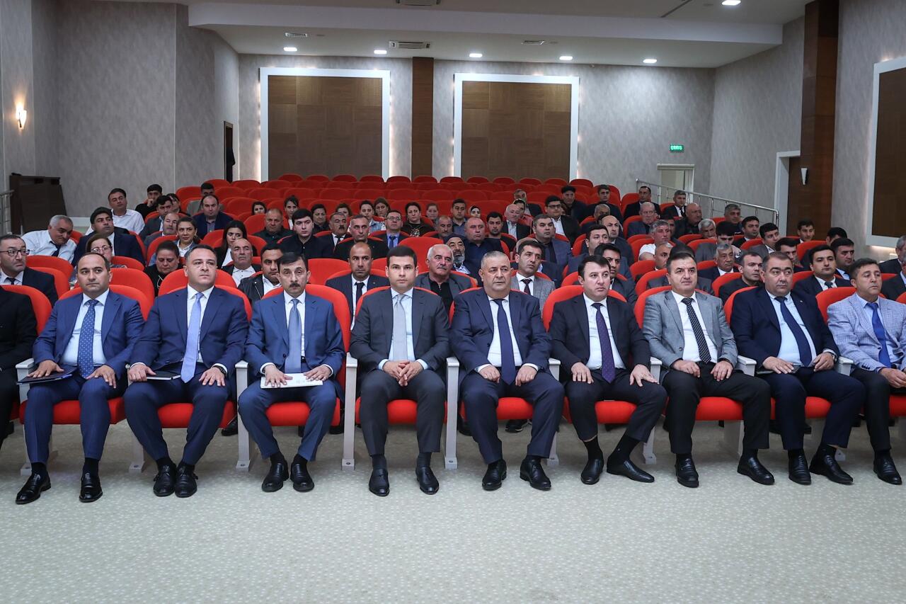 Xızı rayonunda sahibkarlarla görüş keçirilib