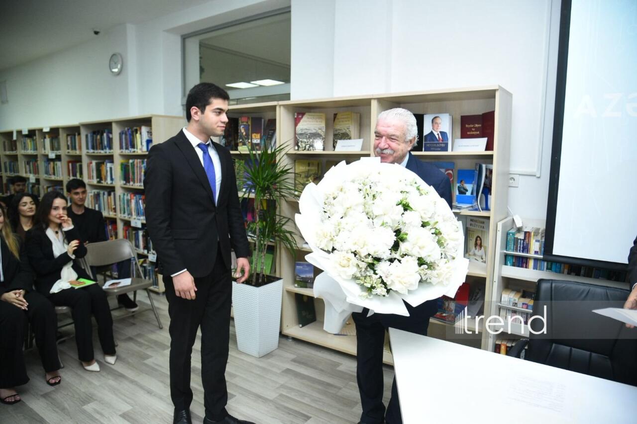 Михаил Гусман удостоен звания почетного профессора Азербайджанского университета языков