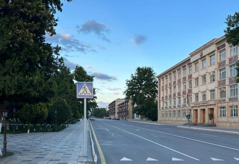 Naxçıvanda yol nişanları yenilənir