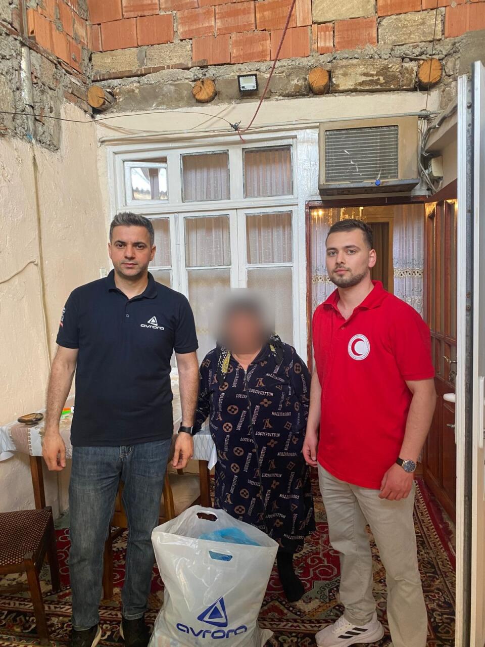 “Avrora Qrup” Qurban Bayramı münasibətilə aztəminatlı ailələrə bayram sovqatı çatdırıb