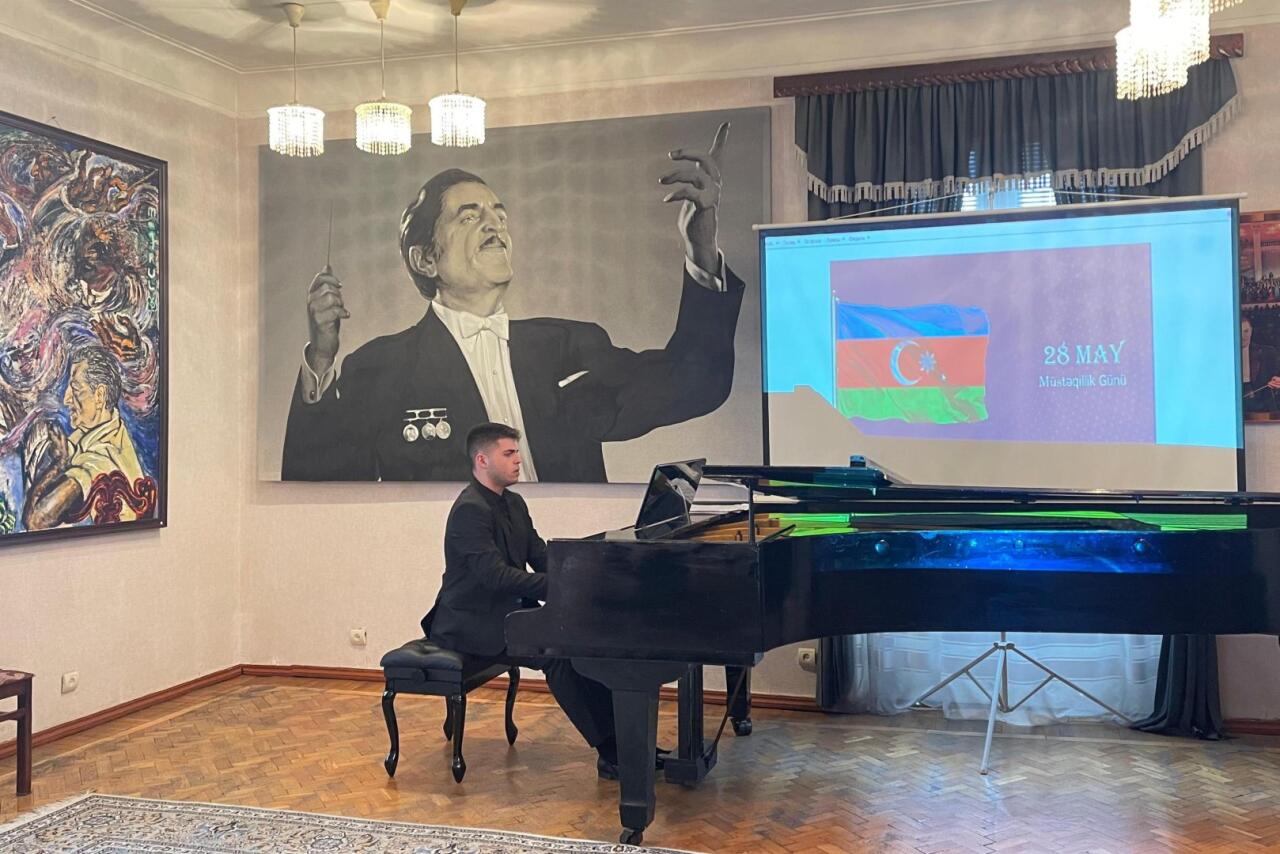 Ко Дню независимости Азербайджана представлен вечер классической музыки