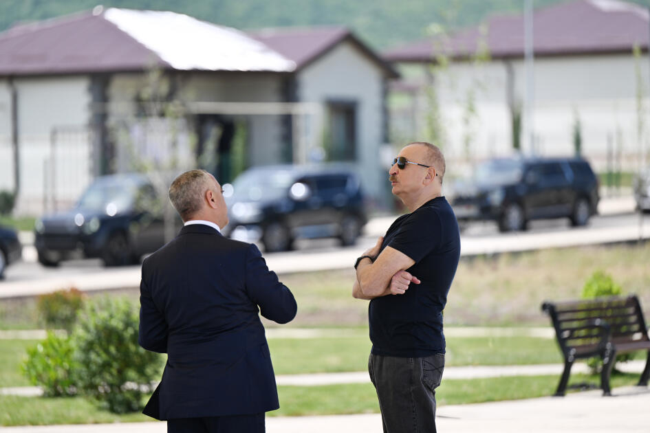 Prezident İlham Əliyev Xocalıda hərbi qulluqçular üçün nəzərdə tutulan fərdi evlərdə yaradılmış şəraitlə tanış olub