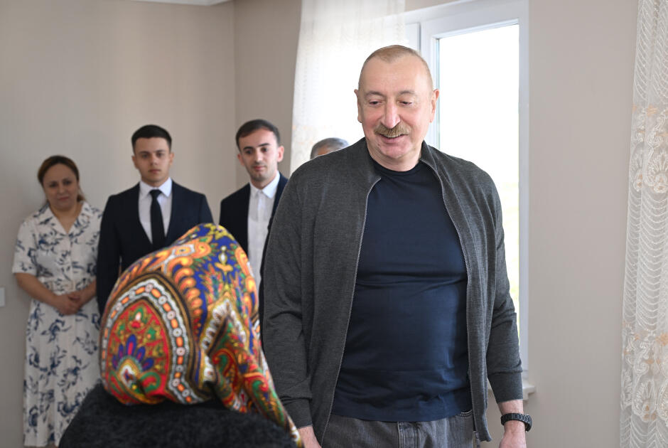 Президент Ильхам Алиев ознакомился с работами, проводимыми в селе Бёюк Галадереси Шушинского района, встретился с жителями
