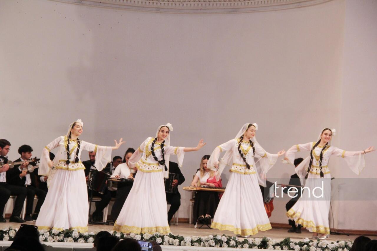 В Баку открылся I Международный музыкальный фестиваль "Мир детей"