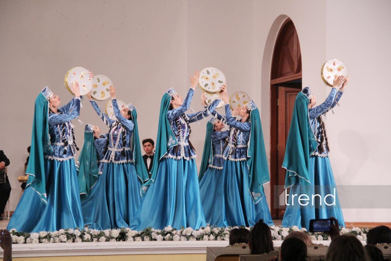 В Баку открылся I Международный музыкальный фестиваль "Мир детей"