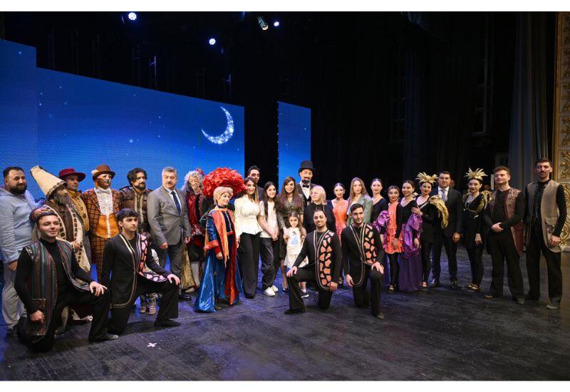 Leyla Əliyeva və Alona Əliyeva Akademik Musiqili Teatrda “Balaca şahzadə” əsəri əsasında hazırlanmış eyniadlı tamaşanı izləyiblər